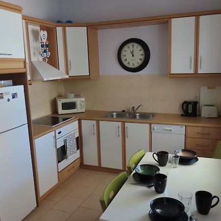Phoebes Place At Kalamaki Court, 2 Bedroom Villa With A Shared Pool Extérieur photo