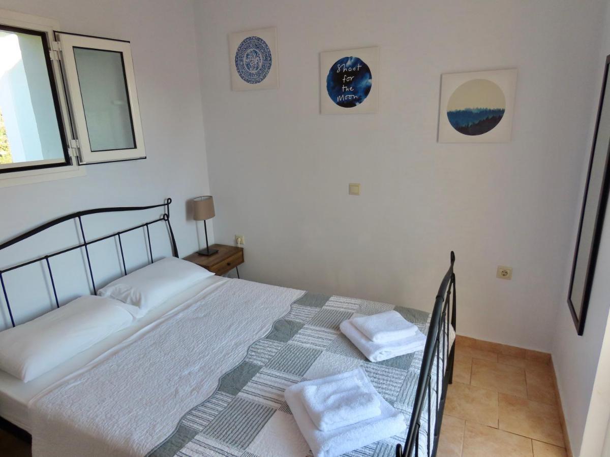 Phoebes Place At Kalamaki Court, 2 Bedroom Villa With A Shared Pool Extérieur photo